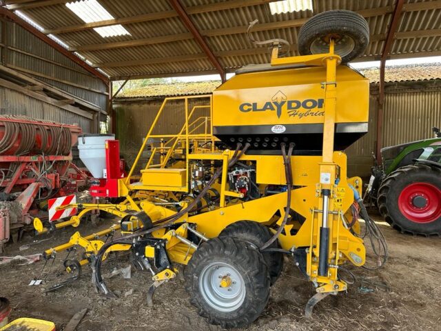 TJ000090 2020 Claydon Hybrid 3m Mounted Drill