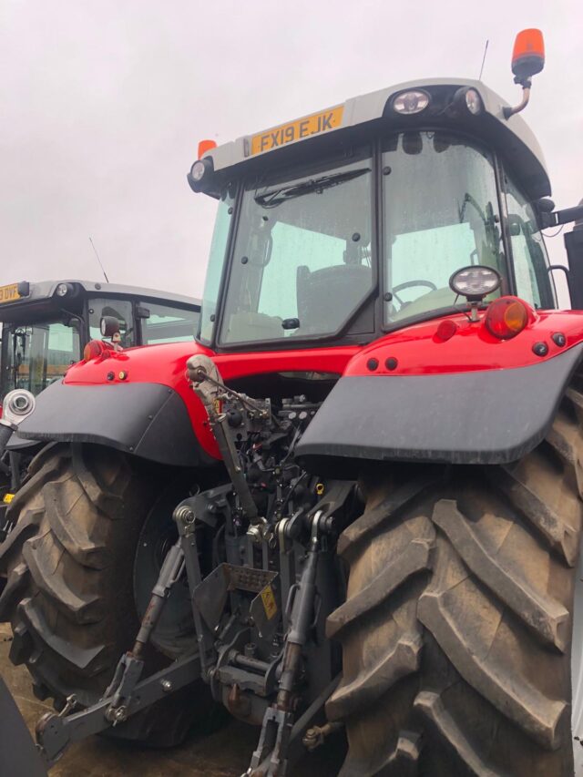 T2029742 – 2019 Massey Ferguson 6718S Efficient Tractor