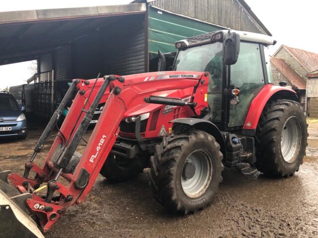 TA003322 2019 MASSEY FERGUSON 5712S ESD4 4WD TRACTOR