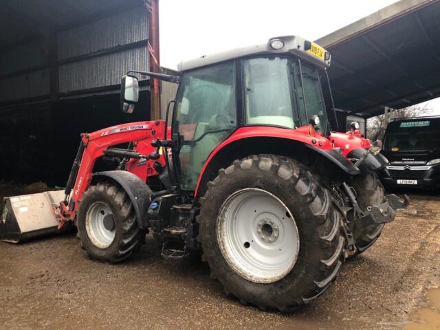 TA003322 2019 MASSEY FERGUSON 5712S ESD4 4WD TRACTOR