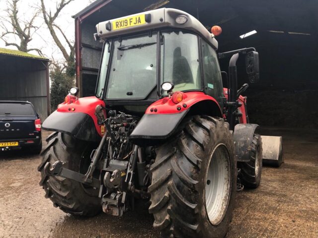 TA003322 2019 MASSEY FERGUSON 5712S ESD4 4WD TRACTOR