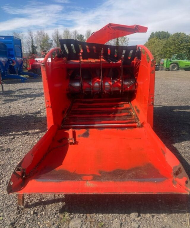 TE000669 2010 KUHN PRIMOR FEEDER BEDDER