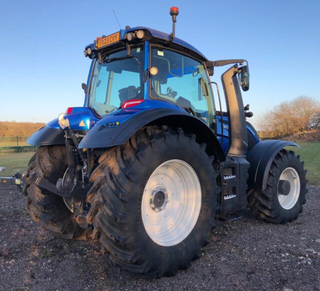 VA000203 2023 VALTRA T175EA 4WD TRACTOR