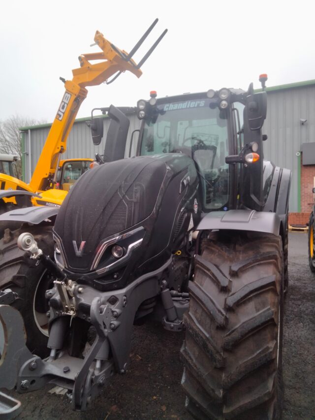 VA000201 2023 VALTRA T175 EA 4WD TRACTOR