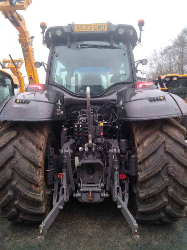 VA000201 2023 VALTRA T175 EA 4WD TRACTOR