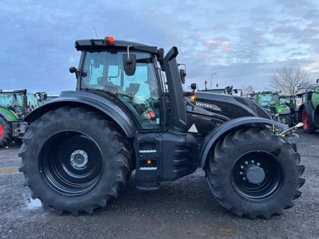 VA000225 2023 VALTRA T235D 4WD TRACTOR