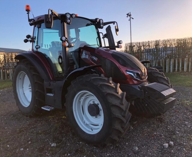 VA000085 2021 VALTRA G125 EA 4WD TRACTOR