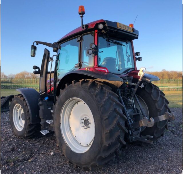 VA000085 2021 VALTRA G125 EA 4WD TRACTOR