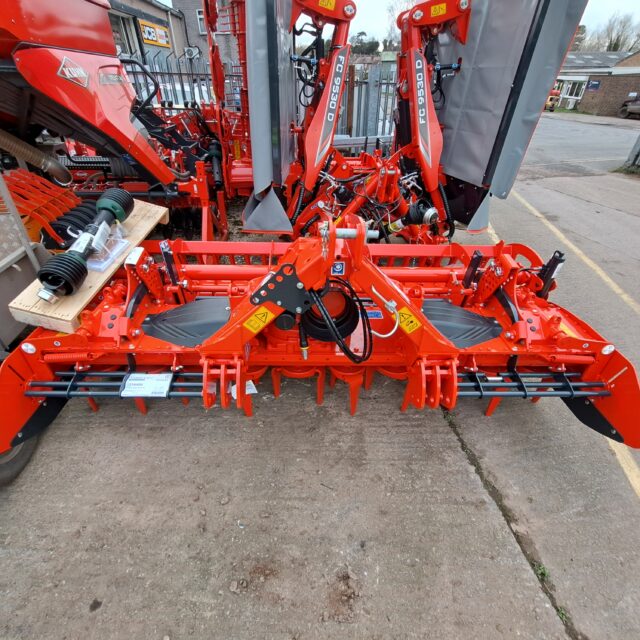 GM036561 NEW 2024 KUHN HR3030 POWER HARROW