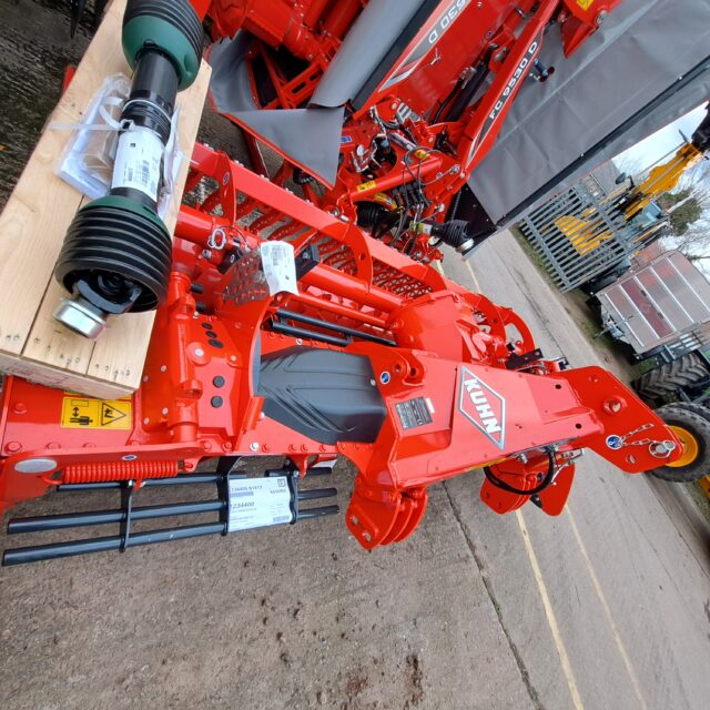 GM036561 NEW 2024 KUHN HR3030 POWER HARROW