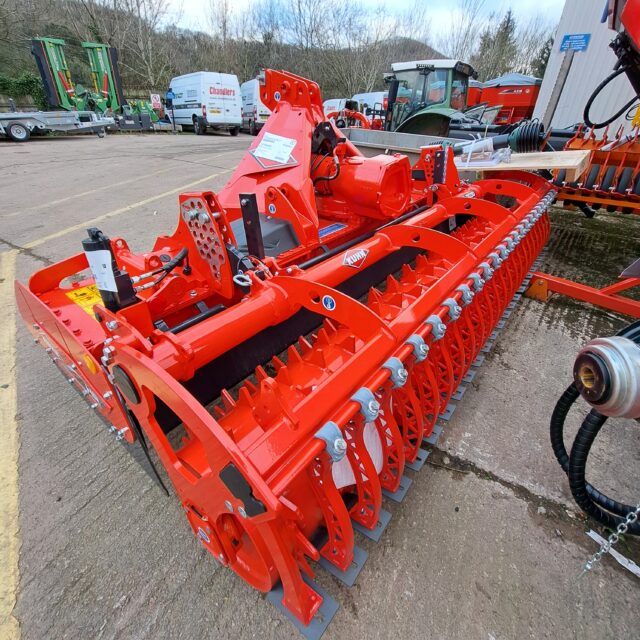 GM036561 NEW 2024 KUHN HR3030 POWER HARROW