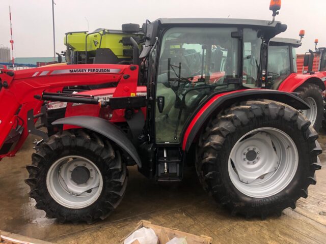 MA005088 2023 MASSEY FERGUSON 4710M CAB 4WD TRACTOR