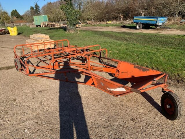 TA002973 BROWNS F8 BALE SLEDGE.