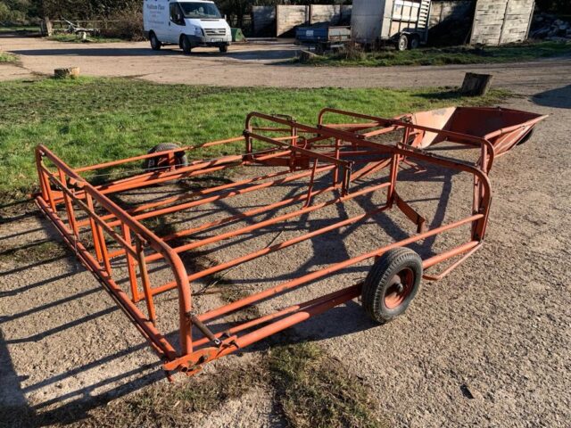 TA002973 BROWNS F8 BALE SLEDGE.