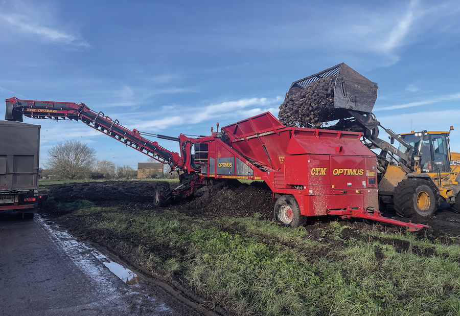 CTM Optimus sugar beet loader