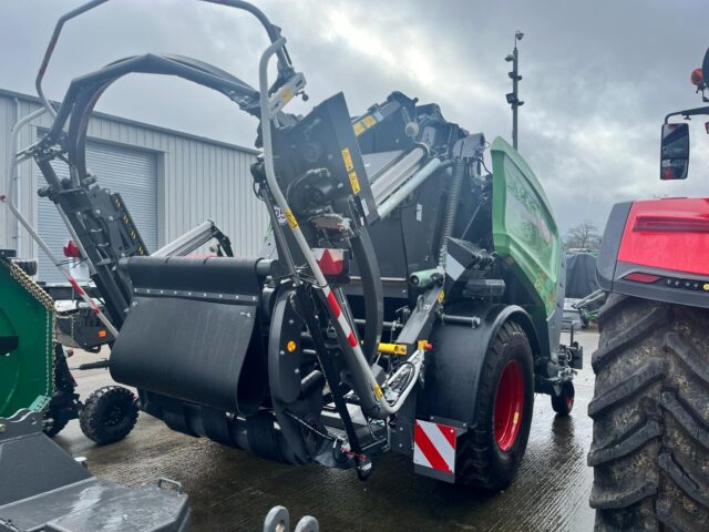 FE000286 2023 FENDT ROTANA 160V COMBI ROUND BALER