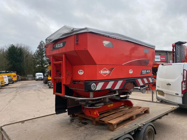 TG001246 2016 KUHN 40.2 EMCW BROADCASTER