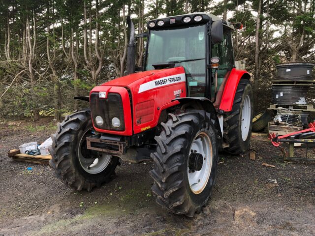 TB002361 2005 MASSEY FERGUSON 5465 4WD TRACTOR