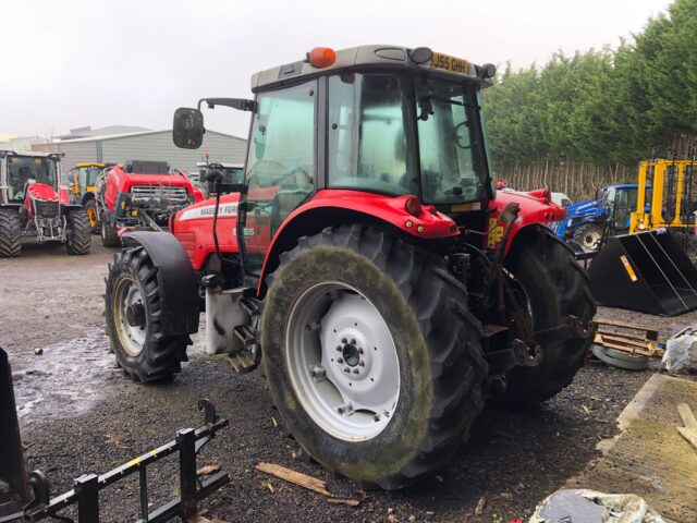 TB002361 2005 MASSEY FERGUSON 5465 4WD TRACTOR