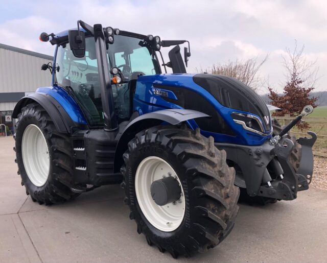 TD001518 2021 VALTRA T215A 4WD TRACTOR