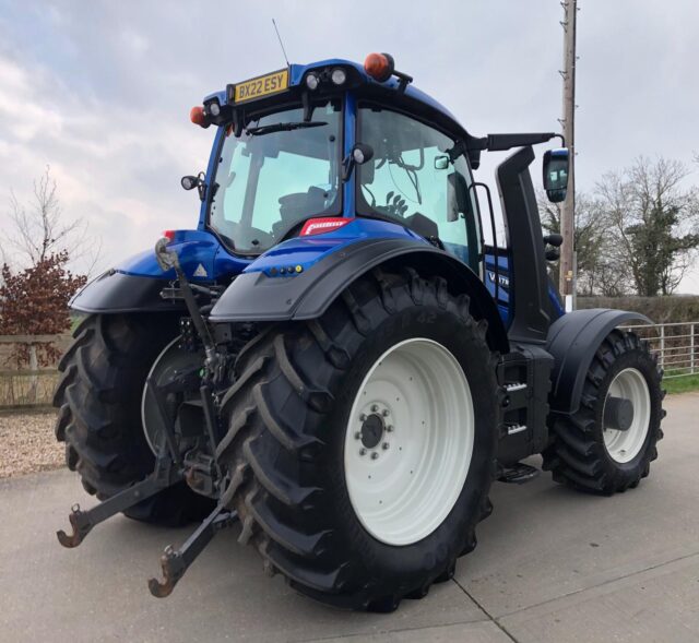 TD001518 2021 VALTRA T215A 4WD TRACTOR