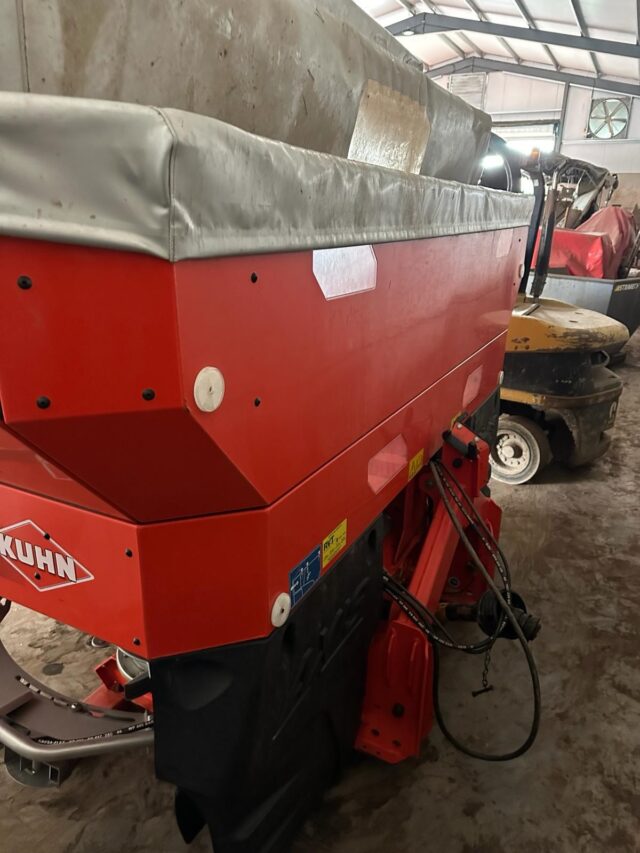 TJ000402 2019 KUHN AXIS 40.2M EMCW BROADCASTER