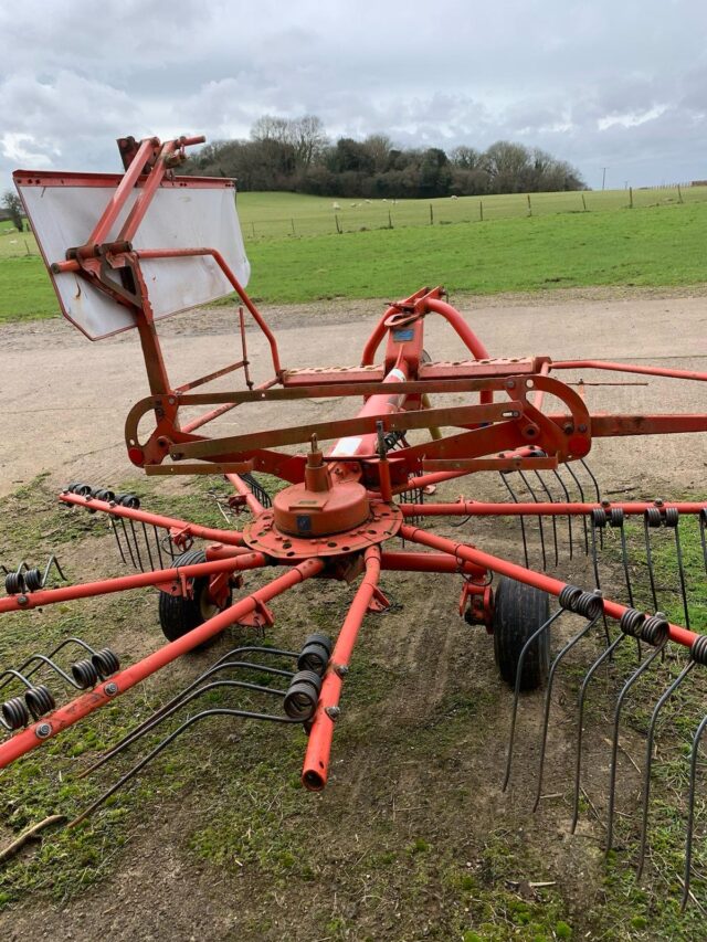 TI000239B 2007 KUHN GA3201GM RAKE