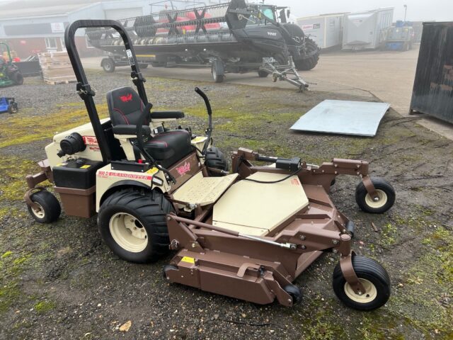 AM000520 NEW GRASSHOPPER 900D RIDE ON MOWER