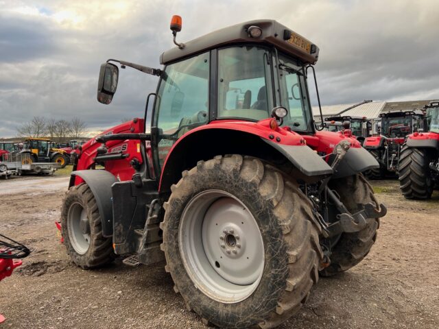 T2031158 2020 MASSEY FERGUSON 6713S ESD6 4WD TRACTOR & FL4121 LOADER