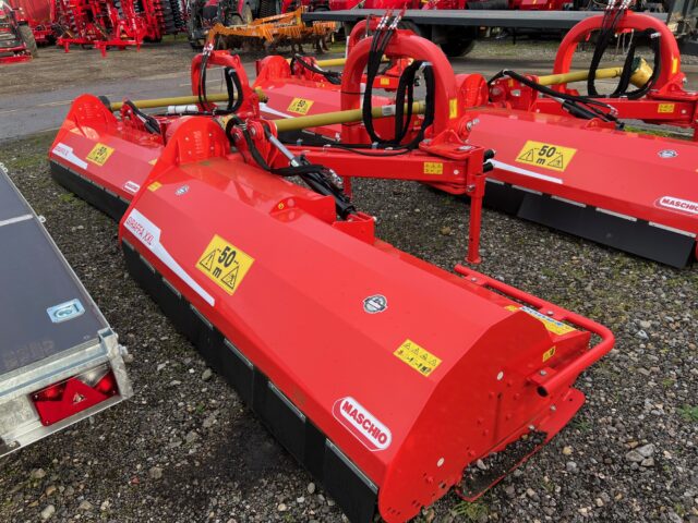 2M040058 New 2022 Maschio Giraffa XXL 260 Flail Mower