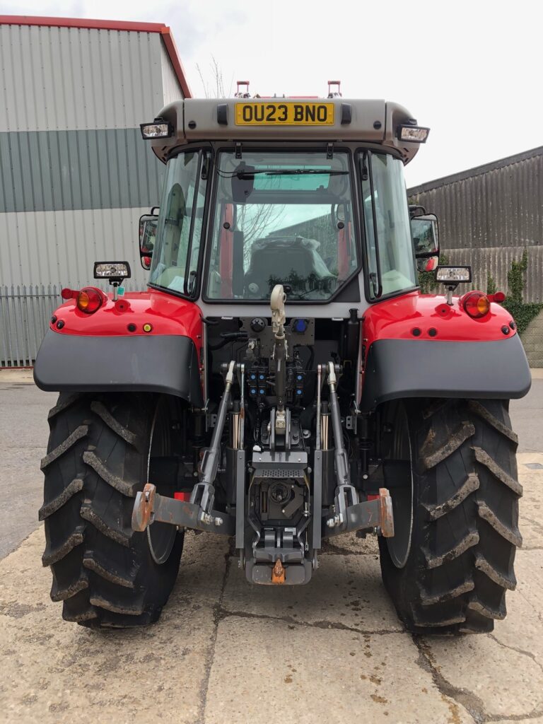 MA795086 DEMO 2023 MASSEY FERGUSON 5S.135 ESD4 4WD TRACTOR for Sale ...