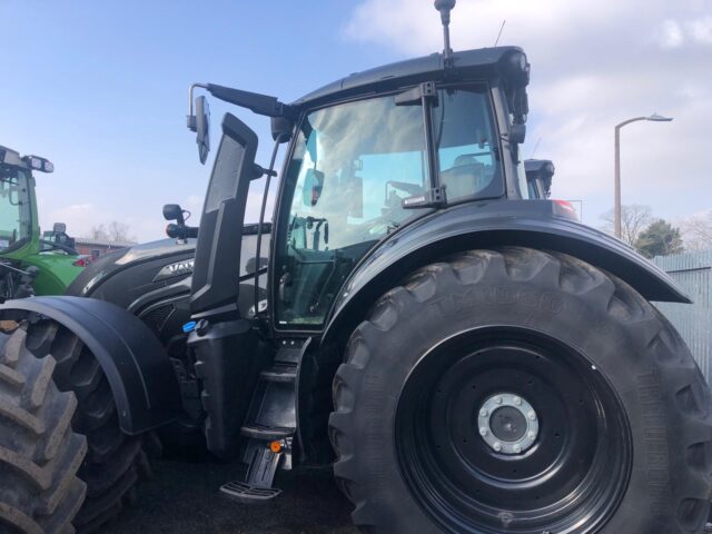 VA000228 2023 VALTRA T235D 4WD TRACTOR