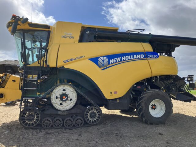 One- 2018 New Holland CR8.90 Revelation combine