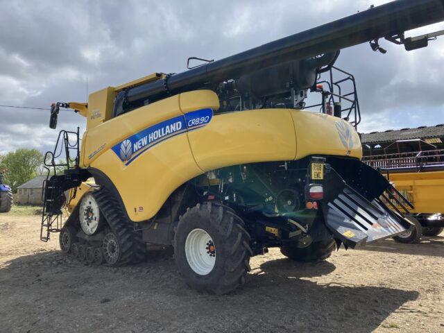 One- 2018 New Holland CR8.90 Revelation combine