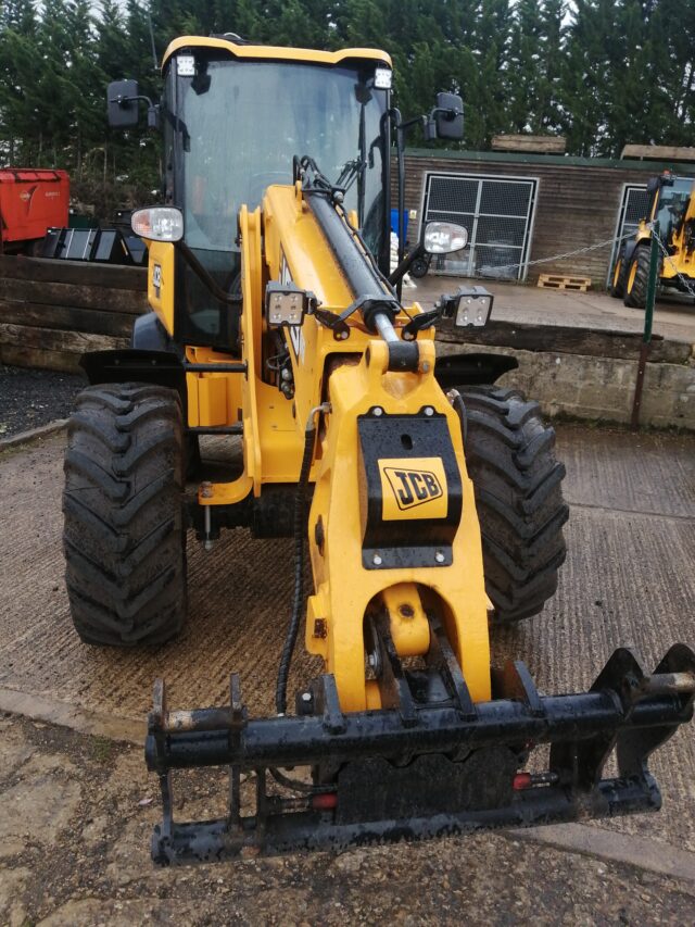 TB002929 2021 JCB TM220 4WD TELEHANDLER