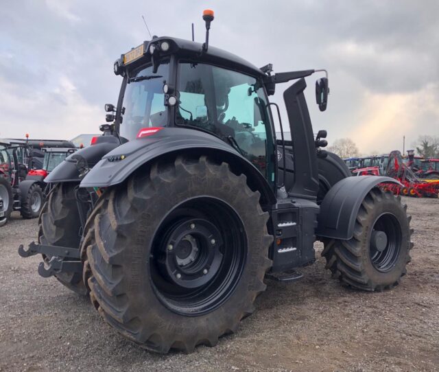 MA000762 DEMO VALTRA T255V 4WD TRACTOR