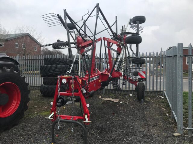 MA005317 NEW 2024 MASSEY FERGUSON RK662TRC RAKE