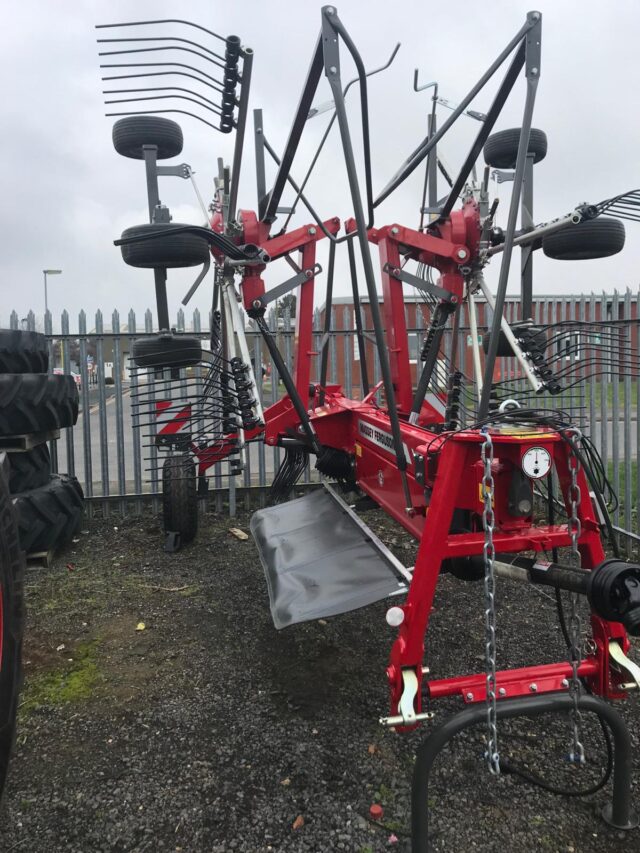 MA005317 NEW 2024 MASSEY FERGUSON RK662TRC RAKE