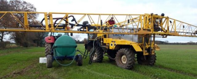 TA003296 2004 CHAFER 418 MIRAGE SPRAYER