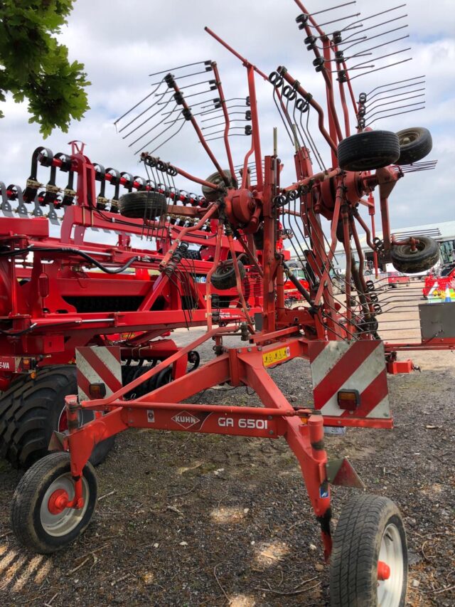 TD001720 2013 KUHN GA6501 RAKE