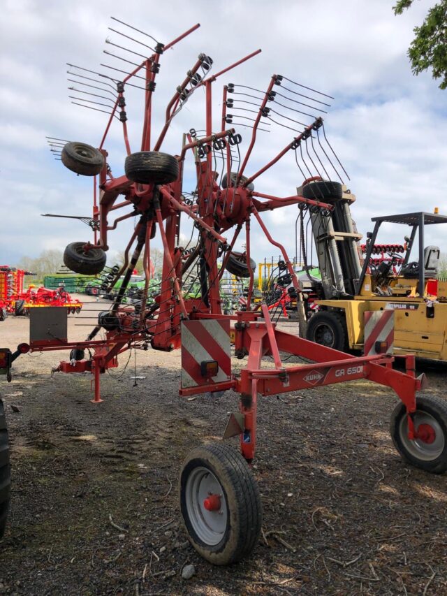 TD001720 2013 KUHN GA6501 RAKE