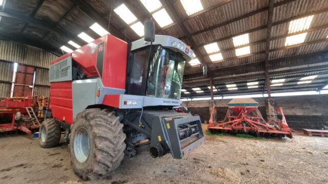 T5011908 2008 MASSEY FERGUSON 7278AL COMBINE