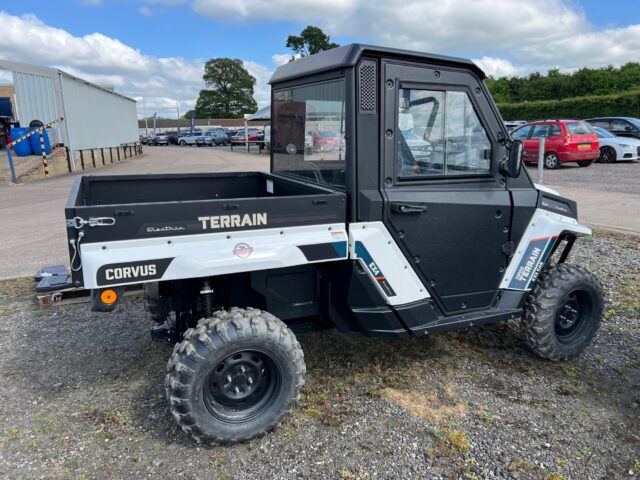 7M006301 DEMO CORVUS TERRAIN EX4 CAB 4WD UTILITY VEHICLE