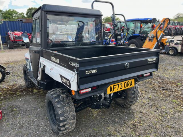 7M006301 DEMO CORVUS TERRAIN EX4 CAB 4WD UTILITY VEHICLE