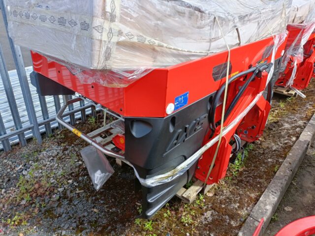 HM067712 NEW KUHN AXIS 40.2MEMC BROADCASTER