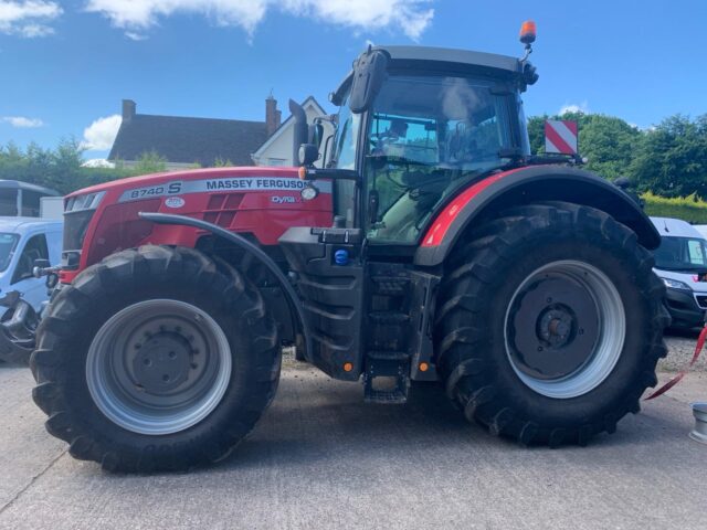 TI000271 2022 MASSEY FERGUSON 8740S EXDV 4WD TRACTOR