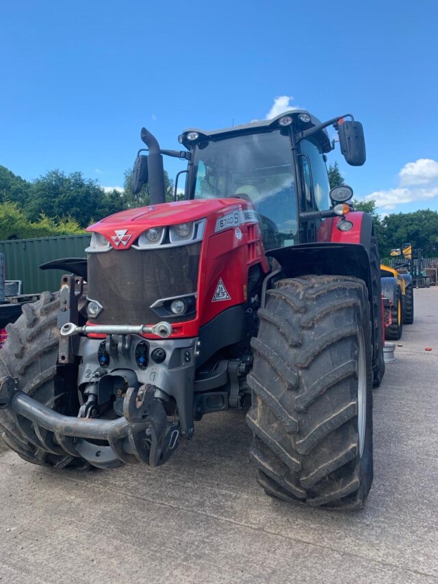 TI000271 2022 MASSEY FERGUSON 8740S EXDV 4WD TRACTOR