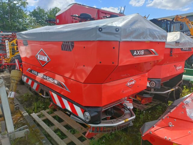 HM067839 NEW KUHN AXIS 40.2MEMC BROADCASTER