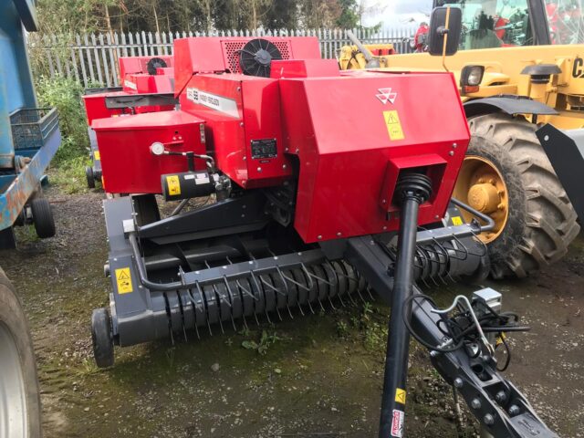 MA005146 NEW MASSEY FERGUSON 1840 SMALL SQUARE BALER