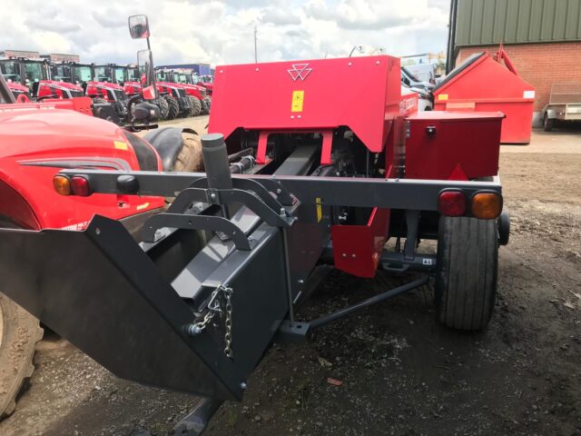 MA005146 NEW MASSEY FERGUSON 1840 SMALL SQUARE BALER